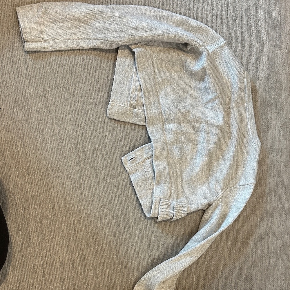 Lilly Pulitzer silver Ruffle Sweater - Picture 3 of 3